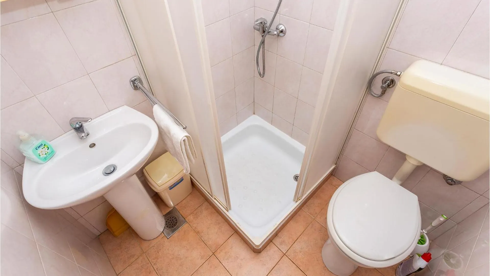 1 Bedroom Beautiful Apartment In Linardici Croatia