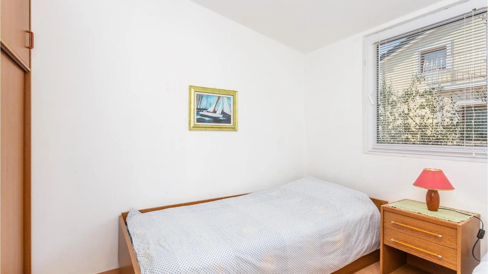 1 Bedroom Beautiful Apartment In Linardici